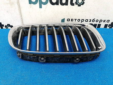 AA023761; Решетка радиатора правая (51137200170) для BMW 5 серия VI GT (F07) (2009-2013)/БУ; Оригинал; Р1, Мелкий дефект; 