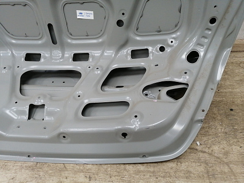 Фотография детали AA027667; Крышка багажника (69200-3S000) для Hyundai Sonata VI (YF) (2010-2014)/Нов с деф; Оригинал; Р1, Мелкий дефект; . Фото номер 16