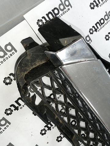 Фотография детали AA045559; Решётка переднего бампера левая (8X23-15K233-BC) для Jaguar XF I (2008-2011)/БУ; Оригинал; Р1, Мелкий дефект; . Фото номер 2