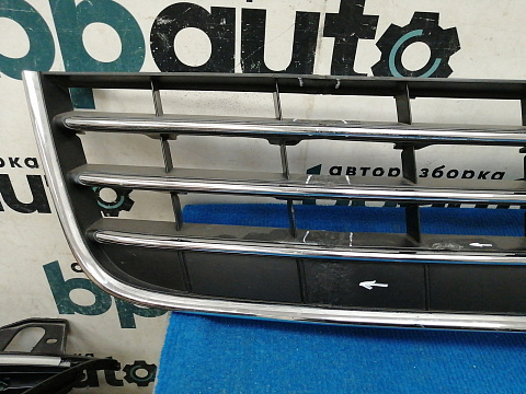 Фотография детали AA038724; Решетка переднего бампера (7P6853677A) для Volkswagen Touareg II (2010-2014)/БУ; Оригинал; Р2, Удовлетворительное; . Фото номер 6