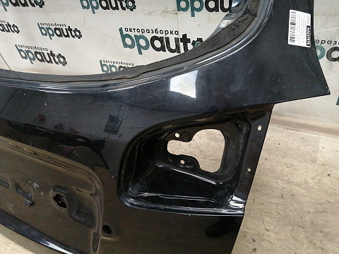 Фотография детали AA037678; Крышка багажника, под спойленр (73700-2B600) для Hyundai Santa Fe/БУ; Оригинал; Р2, Удовлетворительное; . Фото номер 13