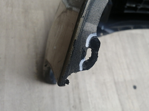 Фотография детали AA045992; Бампер передний; без паркт.; под омыват. (62022-EM00H) для Nissan Tiida/БУ; Оригинал; Р1, Мелкий дефект; . Фото номер 21