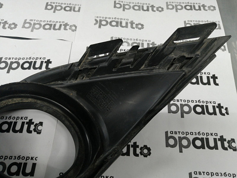 Фотография детали AA045549; Накладка ПТФ правая (6400H702) для Mitsubishi Outlander/БУ; Оригинал; Р1, Мелкий дефект; . Фото номер 8