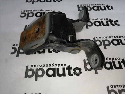 AA045167; Петля двери передняя левая верхняя (KD53-59210) для Mazda/БУ; Оригинал; Р0, Хорошее; 