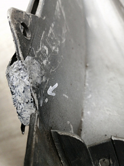 AA045305; Бампер передний; без паркт.; под омыват. (13288286) для Opel Insignia/БУ; Оригинал; Р1, Мелкий дефект; 