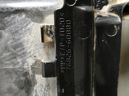 AA045274; Накладка крышки багажника, без кнопок (76811-60190) для Toyota Land Cruiser Prado 150 (2010 — 2013)/БУ; Оригинал; Р0, Хорошее; (070) Белый перламутр 3х. сл.