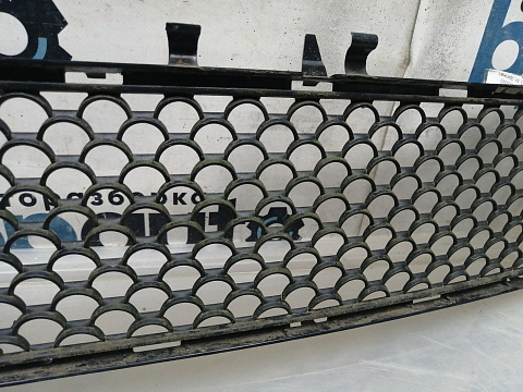 Фотография детали AA045493; Решетка переднего бампера, AMG (A2128851253) для Mercedes-Benz E-klasse W212 S212/БУ; Оригинал; Р1, Мелкий дефект; . Фото номер 3