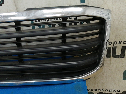 Фотография детали AA033611; Решетка радиатора (53101-60200) для Toyota Land Cruiser 100 (1997 — 2002)/БУ; Оригинал; Р2, Удовлетворительное; . Фото номер 2