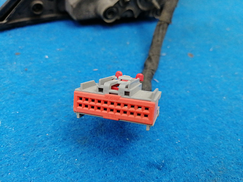 Фотография детали AA018299; Зеркало правое, 14 контактов (FK52-17682-PA) для Land Rover Range Rover IV L405 (2012 - 2017)/БУ; Оригинал; Р1, Мелкий дефект; . Фото номер 8