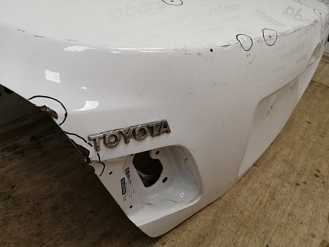 Фотография детали AA038129; Крышка багажника (64401-33400) для Toyota Camry/БУ; Оригинал; Р1, Мелкий дефект; . Фото номер 3
