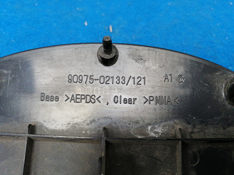 Фотография детали AA027313; Эмблема решетки радиатора (90975-02133) для Lexus/БУ; Оригинал; Р0, Хорошее; . Фото номер 5