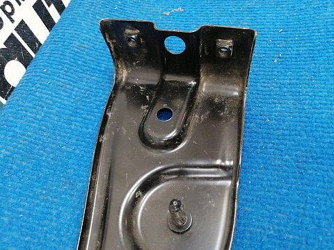 Фотография детали AA037806; Кронштейн переднего крыла левый (3C0 821 141) для Volkswagen Passat/Нов; Оригинал; . Фото номер 6