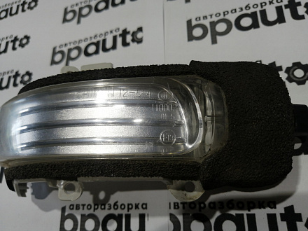AA044762; Повторитель поворота в зеркало правый (81730-02110) для Toyota/БУ; Оригинал; Р0, Хорошее; 