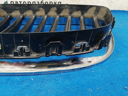 AA034160; Решетка радиатора правая (51137200170) для BMW 5 серия VI GT (F07) (2009-2013)/БУ; Оригинал; Р1, Мелкий дефект; 