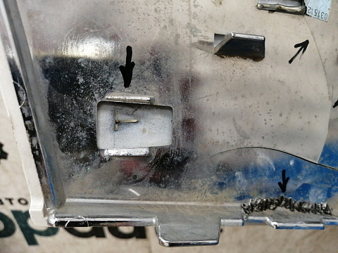 Фотография детали AA032737; Решетка радиатора (25778728) для Cadillac Escalade III (2006-2013)/БУ; Оригинал; Р2, Удовлетворительное; . Фото номер 24