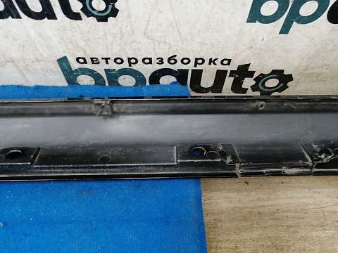 Фотография детали AA031776; Накладка порога левая (75806-60050) для Toyota Land Cruiser Prado/БУ; Оригинал; Р2, Удовлетворительное; . Фото номер 18