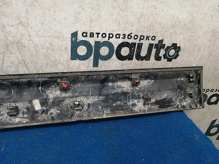 AA035740; Накладка на дверь передняя правая (87724-2P000) для Kia Sorento/БУ; Оригинал; Р2, Удовлетворительное; 