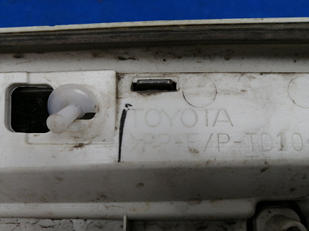 AA015910; Молдинг двери задний правый (75075-60130) для Toyota Land Cruiser 200 рест. (2012 — 2015)/БУ; Оригинал; Р2, Удовлетворительное; 