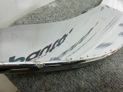 Фотография детали AA002436; Накладка юбки заднего бампера нижняя хром (A1668857622) для Mercedes-Benz GLE-klasse I (W166) (2015-2018)/БУ; Оригинал; Р1, Мелкий дефект; . Фото номер 2