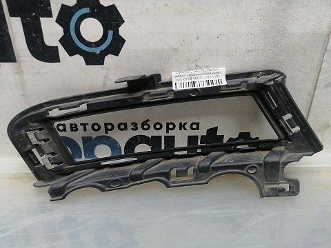 Фотография детали AA046342; Накладка ПТФ левая, с хромом (5G0853211F) для Volkswagen Golf/БУ; Оригинал; Р1, Мелкий дефект; . Фото номер 7