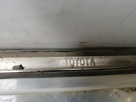 AA044559; Молдинг порога левый, хром (75858-33010) для Toyota Camry 50 (2012 — 2014)/БУ; Оригинал; Р0, Хорошее; 