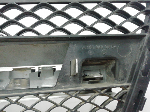 Фотография детали AA002173; Решетка радиатора, под датчик аварийн.системы (A1668850054) для Mercedes-Benz GL-klasse II (X166) (2012-2016)/БУ; Оригинал; Р0, Хорошее; . Фото номер 6