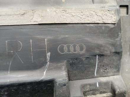 AA035374; Накладка задней правой двери, матовая (8U0 853 970 D) для Audi Q3 I (2011-2014)/БУ; Оригинал; Р1, Мелкий дефект; 