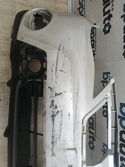 AA046360; Бампер передний, V-2.0; без паркт.; без омыват. (57704-FG130) для Subaru Impreza III (2007-2010)/БУ; Оригинал; Р1, Мелкий дефект; 