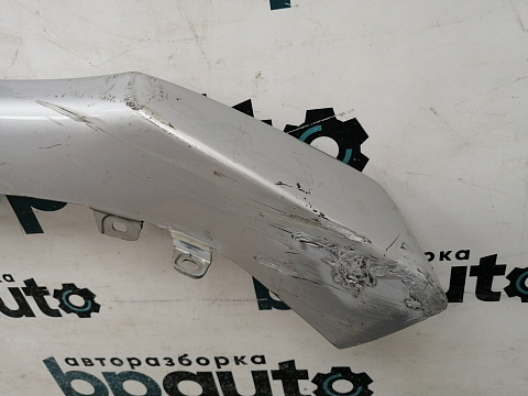 Фотография детали AA039635; Накладка переднего бампера центральная нижняя (6405A197) для Mitsubishi Outlander III рест.2 (2015-2018)/БУ; Оригинал; Р2, Удовлетворительное; . Фото номер 4