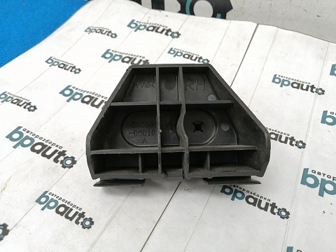 Фотография детали AA013439; Кронштейн заднего бампера правый, под фонарь (52562-05010) для Toyota Avensis/БУ; Оригинал; Р0, Хорошее; . Фото номер 2