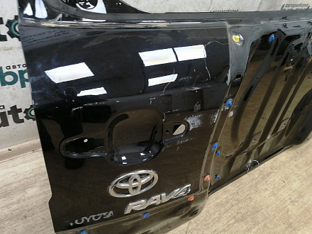 AA031693; Крышка багажника (67005-42372) для Toyota Rav4/БУ; Оригинал; Р2, Удовлетворительное; 