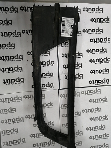 Фотография детали AA045548; Накладка ПТФ правая (5E0 807 682) для Skoda Octavia/БУ; Оригинал; Р1, Мелкий дефект; . Фото номер 5