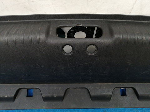 Фотография детали AA037799; Накладка задней панели внутренняя, пластик (8200128740) для Renault Megane/БУ; Оригинал; Р2, Удовлетворительное; . Фото номер 8