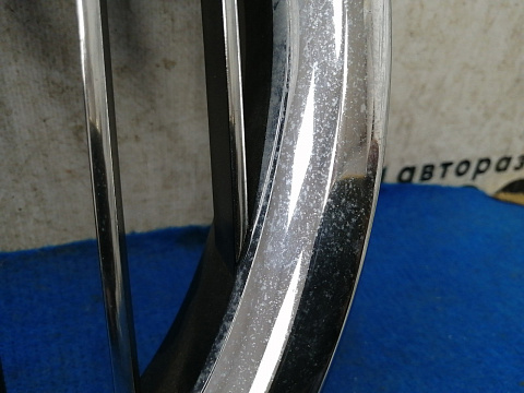 Фотография детали AA031465; Решетка радиатора левая, 13 перемычек (51137211657) для BMW 7 серия F01 F02/БУ; Оригинал; Р1, Мелкий дефект; . Фото номер 2