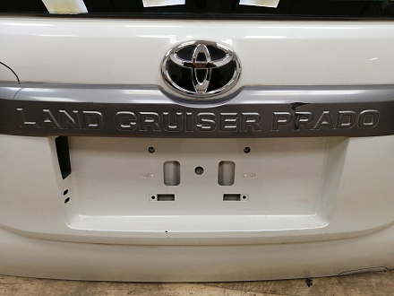 AA037159; Крышка багажника (67005-60L30) для Toyota Land Cruiser Prado/БУ; Оригинал; Р1, Мелкий дефект; (070) Белый перламутр 3х. сл.