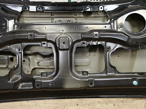 Фотография детали AA037678; Крышка багажника, под спойленр (73700-2B600) для Hyundai Santa Fe/БУ; Оригинал; Р2, Удовлетворительное; . Фото номер 22