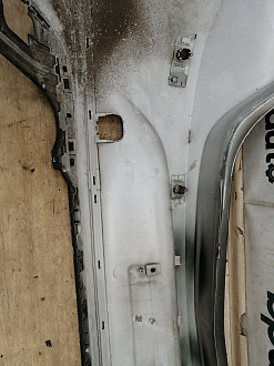 AA042239; Бампер задний, под хром молдинг; под паркт. (13368066) для Opel Astra J рест. HB 5D (2012 - 2015)/БУ; Оригинал; Р1, Мелкий дефект; 