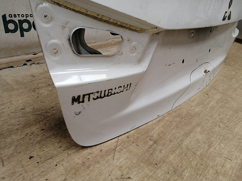 Фотография детали AA037660; Крышка багажника; под камер. (5801B037) для Mitsubishi ASX/БУ; Оригинал; Р2, Удовлетворительное; . Фото номер 10