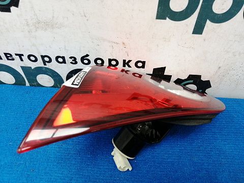 Фотография детали AA014284; Фонарь в крышку багажника правый (26550-JD800) для Nissan Qashqai/БУ; Оригинал; Р1, Мелкий дефект; . Фото номер 5
