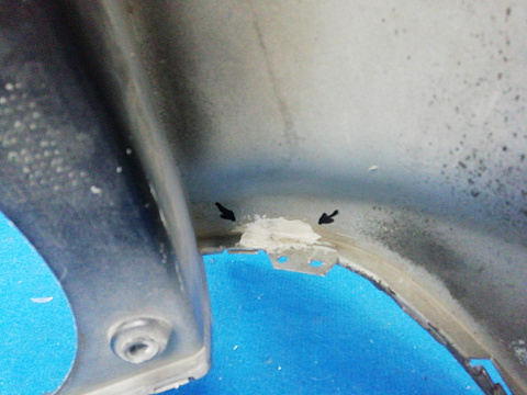 Фотография детали AA022158; Бампер задний, левая часть; без паркт. (BM51-17865-A) для Ford Focus/БУ; Оригинал; Р1, Мелкий дефект; . Фото номер 8