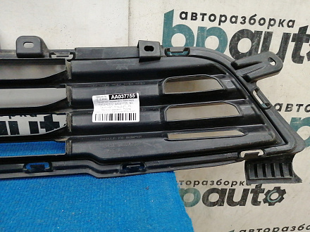 AA037755; Решетка переднего бампера (6402A233) для Mitsubishi Outlander/БУ; Оригинал; Р1, Мелкий дефект; 