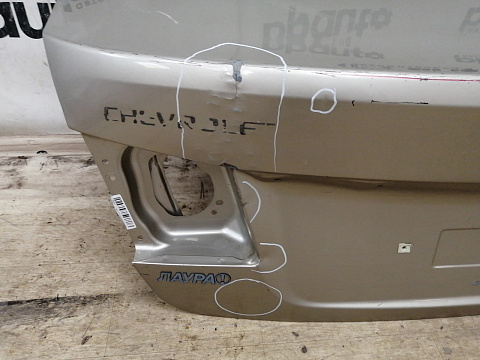 Фотография детали AA038136; Крышка багажника (95950847) для Chevrolet Cruze/БУ; Оригинал; Р2, Удовлетворительное; . Фото номер 5
