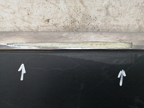 Фотография детали AA035524; Накладка на дверь задняя правая (828761923R) для Renault Arkana (2019-н.в.)/БУ; Оригинал; Р1, Мелкий дефект; . Фото номер 5