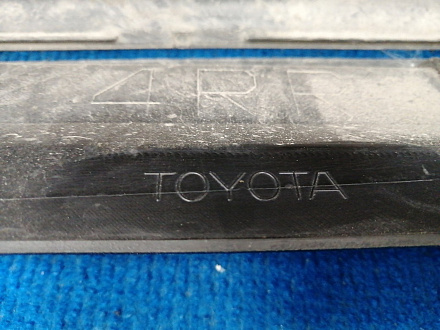 AA037534; Накладка на дверь задняя правая, нижняя (75077-42010) для Toyota Rav4 40 (2013 — 2015)/БУ; Оригинал; Р1, Мелкий дефект; 