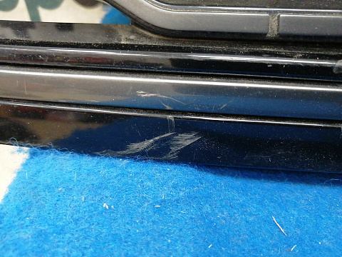 Фотография детали AA033727; Решетка радиатора (JK52-8200-BC) для Land Rover Range Rover IV рест. L405 (2017- н.в.)/БУ; Оригинал; Р2, Удовлетворительное; . Фото номер 11