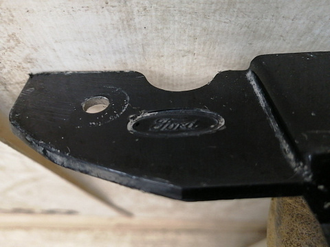 Фотография детали AA032233; Решетка радиатора (AM21-R8200-B) для Ford C-MAX II (2010-2015)/БУ; Оригинал; Р1, Мелкий дефект; . Фото номер 6