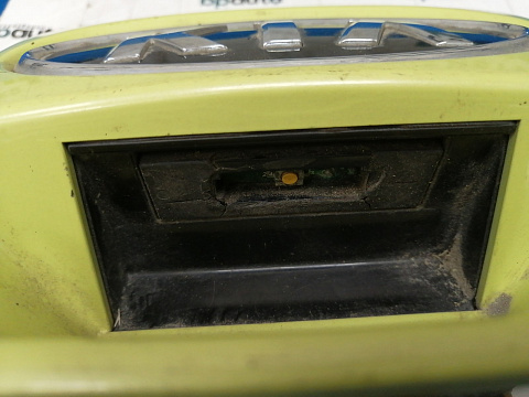 Фотография детали AA032833; Ручка крышки багажника (81720-1Y000) для Kia Picanto/БУ; Оригинал; Р2, Удовлетворительное; . Фото номер 2
