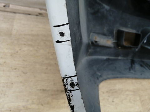 Фотография детали AA042870; Бампер задний; без паркт. (8200916804) для Renault Logan I рест. (2009-2015)/БУ; Оригинал; Р1, Мелкий дефект; . Фото номер 34