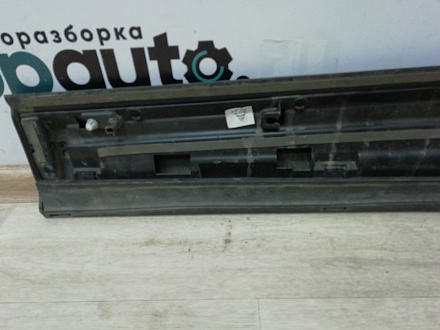 AA001359; Накладка передней правой двери, матовая (8U0 853 960 D) для Audi Q3 I (2011-2014)/БУ; Оригинал; Р1, Мелкий дефект; 