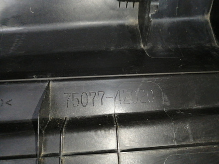 AA045206; Накладка на дверь задняя правая, нижняя (75077-42020) для Toyota Rav4 40 рест. (2015 — 2019)/БУ; Оригинал; Р2, Удовлетворительное; 